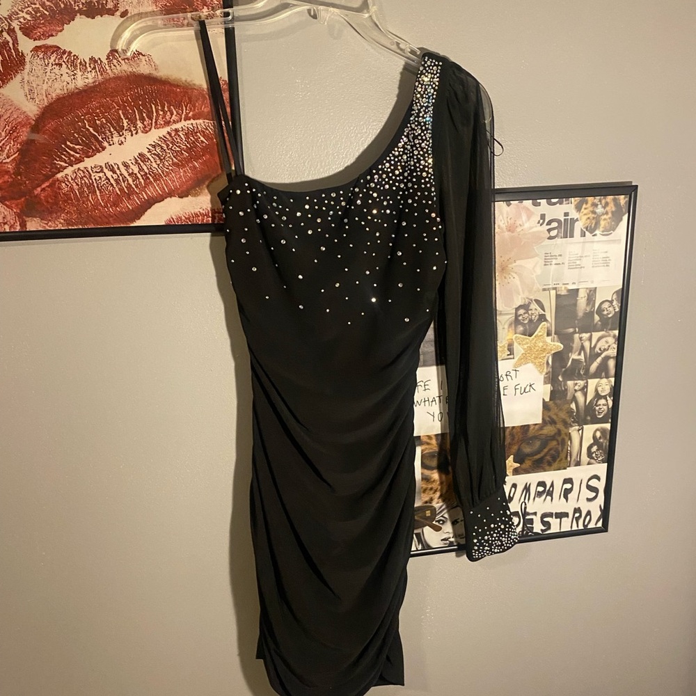 Windsor Short Elegant Black One-Shoulder Dress